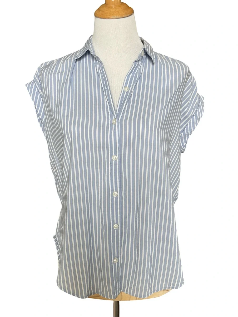 Abercrombie & Fitch button down poplin stripe shirt - Picture 3 of 8